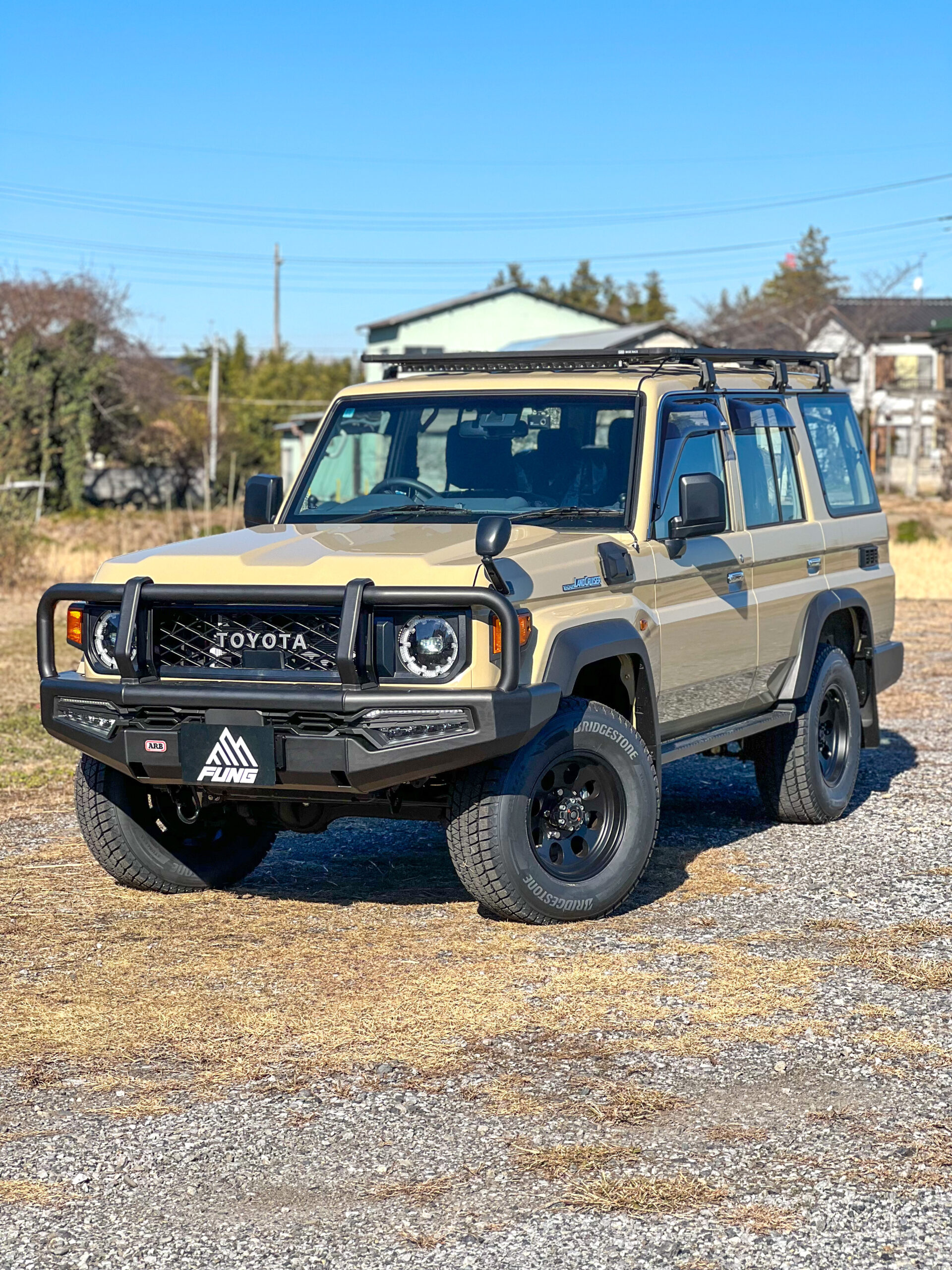 ランドクルーザー70（GDJ76）ARBサミットMKⅡバンパー＆ベースラック